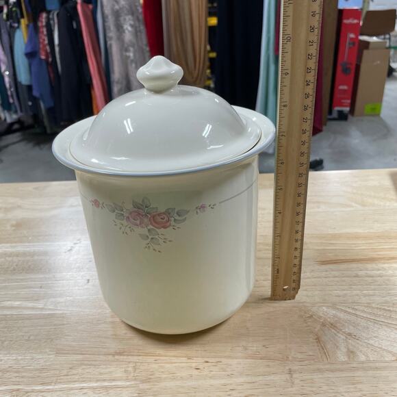 Pfaltzgraff Trousseau Large Canister Discontinued 1988-1996 Defect With Lid GUC - Picture 5 of 7